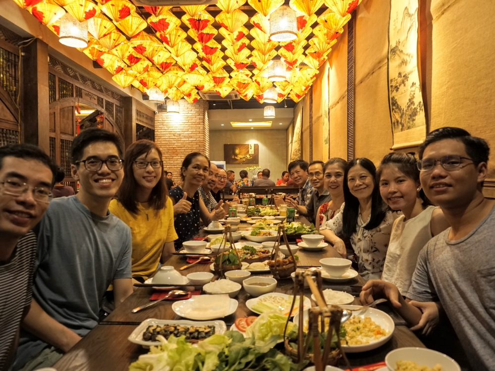 Đôi nét về nhà hàng (không gian & menu)